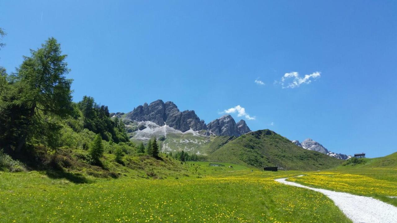 Готель Berggasthaus Edelweisshutte Ladurns Fleres Екстер'єр фото